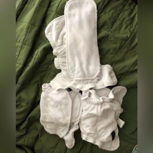 8 newborn cloth diapers